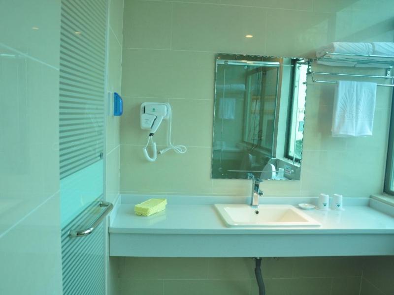 Greentree Alliance Sanya Jiyang District Yalongwan Road Hotel מראה חיצוני תמונה